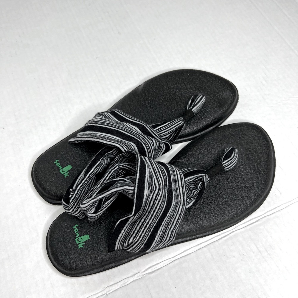 Sanuk Yoga Black and White Sandal Size 9 - Picture 2 of 6